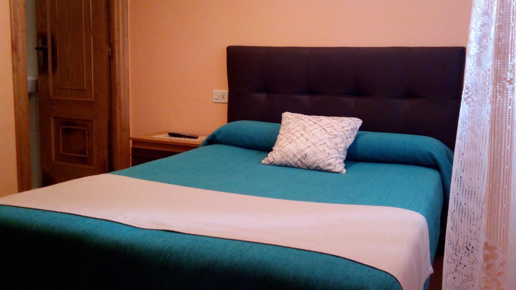 Pension Las Palmeras Lalín Zimmer foto