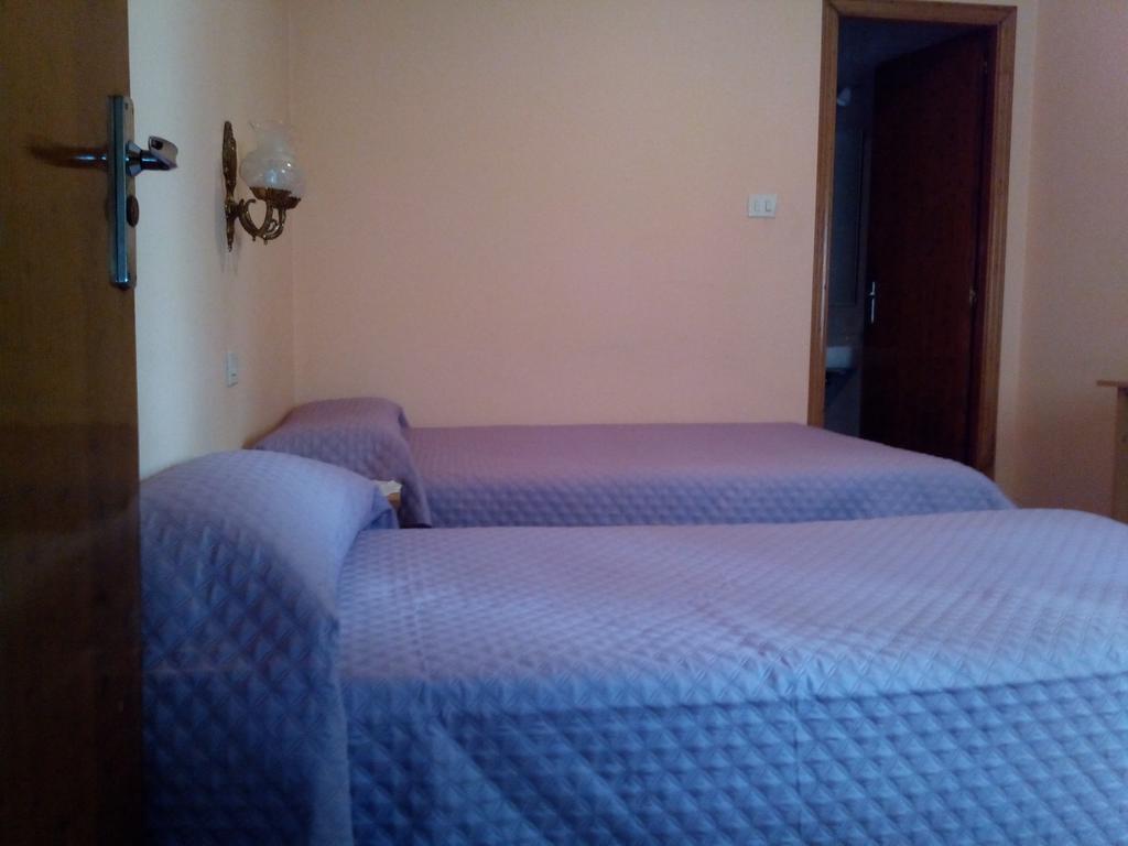 Pension Las Palmeras Lalín Zimmer foto